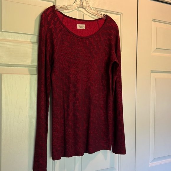 “Athleta” burgundy long sleeved top - Picture 1 of 4